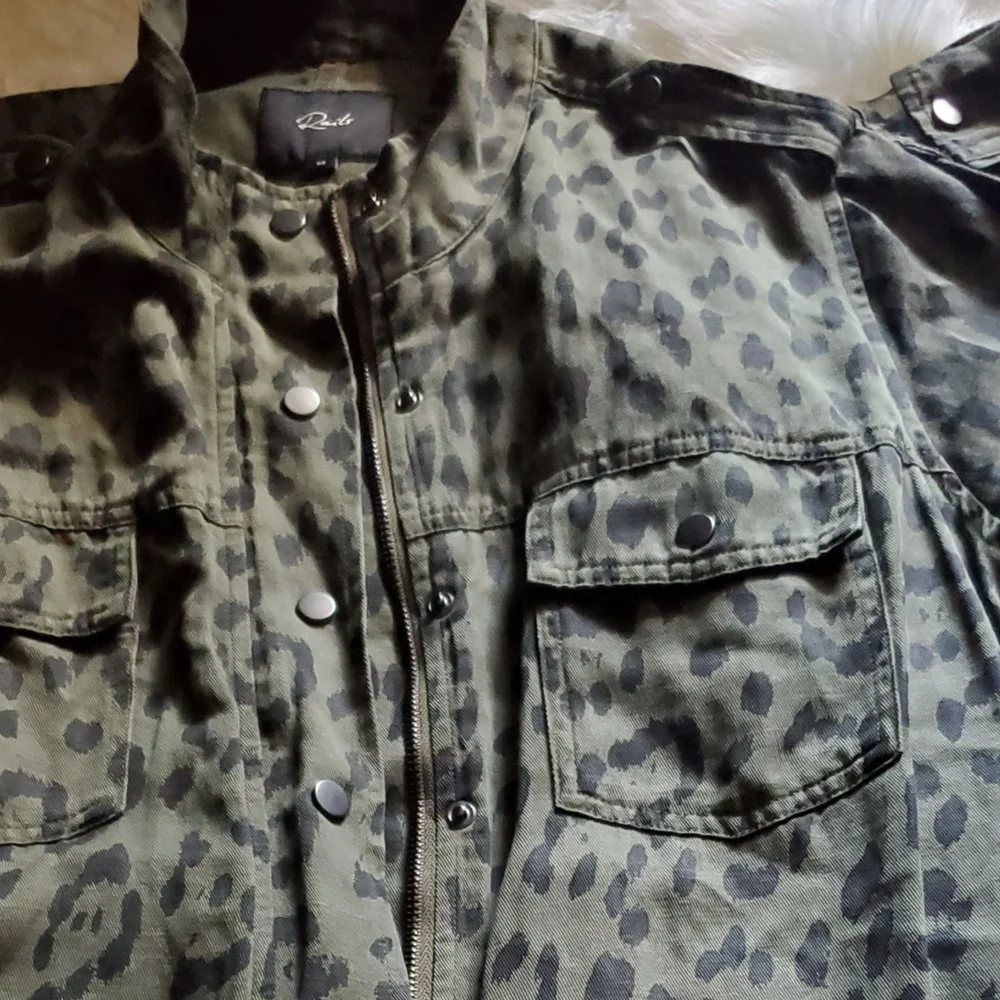 Cheetah 🐆 Utility Jacket - Picture 6 of 8